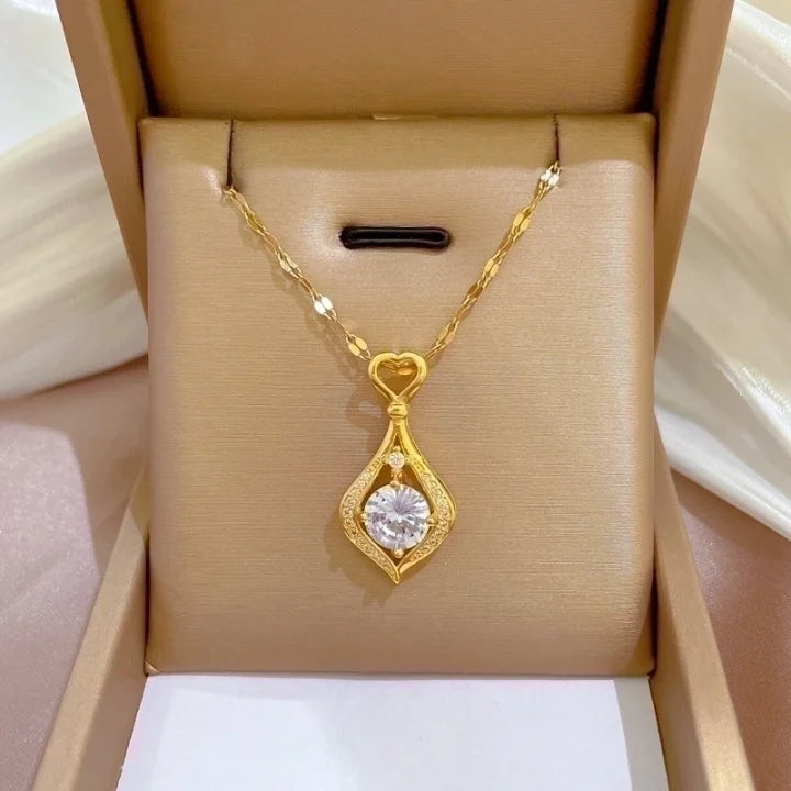 The Eternelle Necklace
